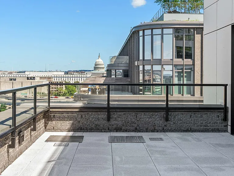 1000 South Capitol — Photo 43