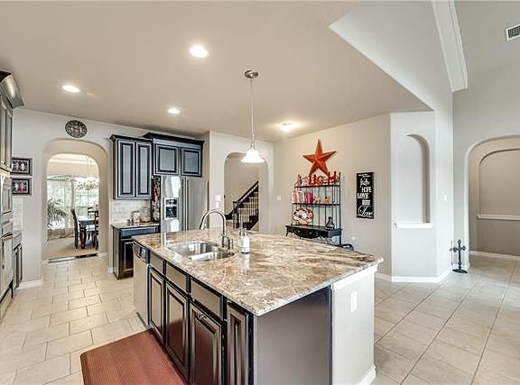 4th image of 8721 Devonshire Dr