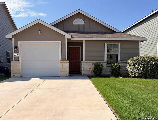 3 bed, 2.0 bath, 1012 sqft, $1,550 — Photo 2