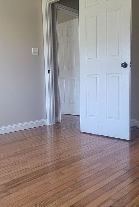 1st image of 126 Madison Spgs