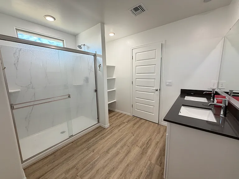10442 W Guildford Ln — Photo 19