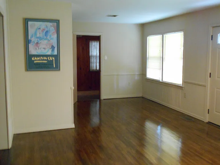 8716 Westwood Ave — Photo 9