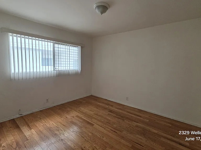 2329 Wellesley Ave #9 — Photo 21