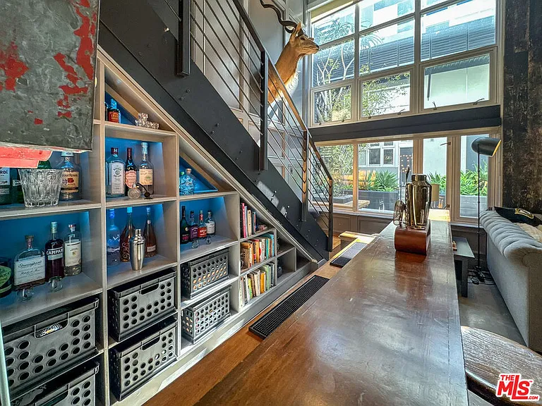1037 N Laurel Ave #10B — Photo 5