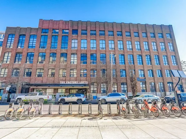43 Hanna Ave #701, Toronto, ON M6K 1X1