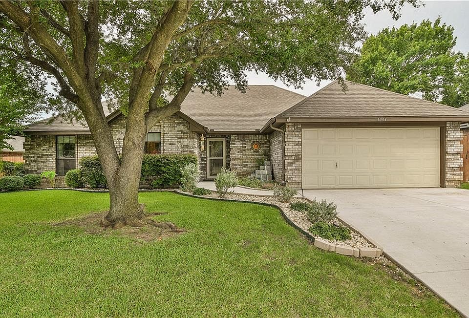 1st image of 1233 Downwood Dr