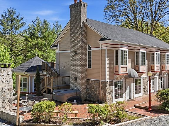 2nd image of 1644 Broadstone Road