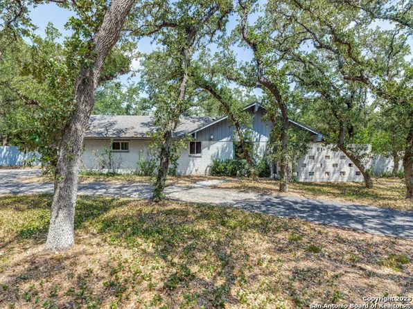 109 Broken Bough Ln, Shavano Park, TX 78231
