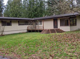 3925 Goldfinch Ln, Clinton, WA 98236