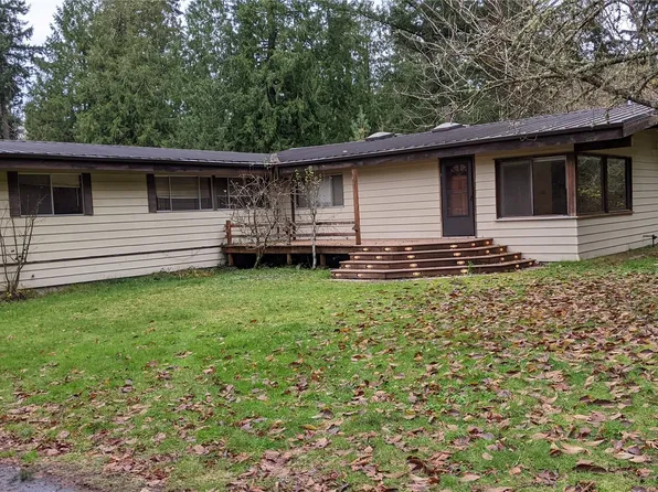 3925 Goldfinch Lane, Clinton, WA 98236