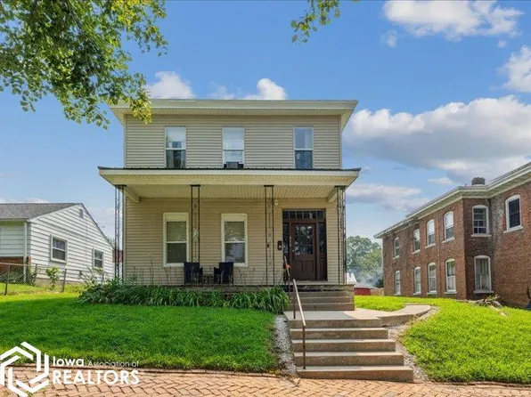 914 N 8th St, Burlington, IA 52601