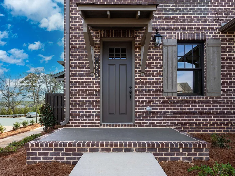 1214 Windsor Sq — Photo 9