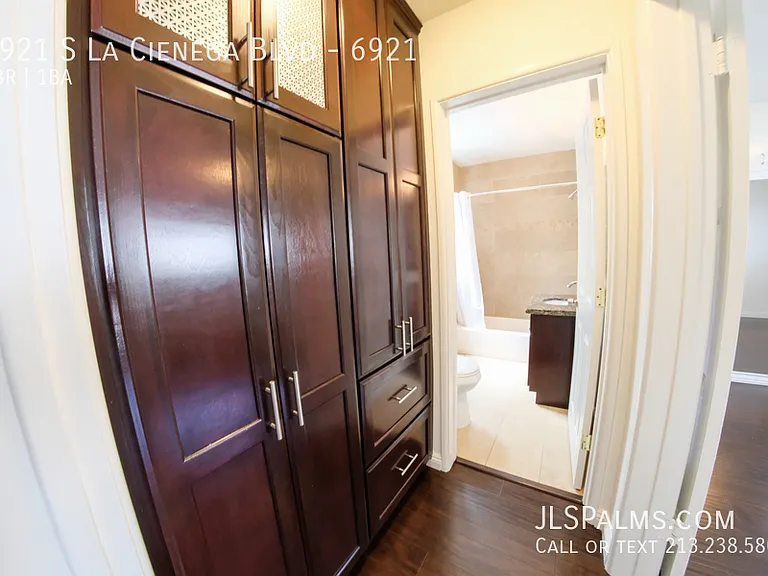 6921 S La Cienega Blvd #6921 — Photo 6