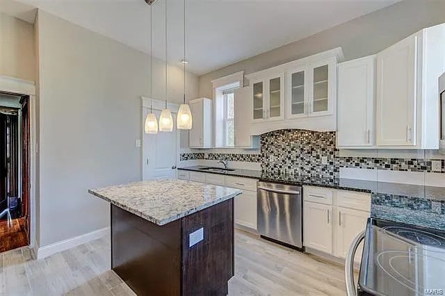 5779 Pershing Ave — Photo 27