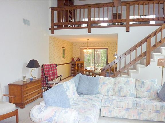 3rd image of 252 Woodstock Ct