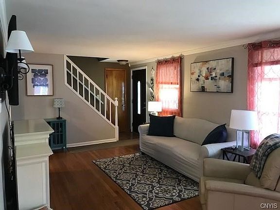 3rd image of 210 Slawson Dr