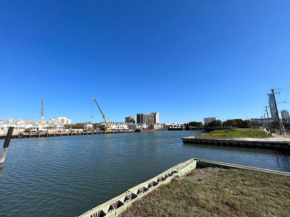 2nd image of 335-347 N Massachusetts Ave