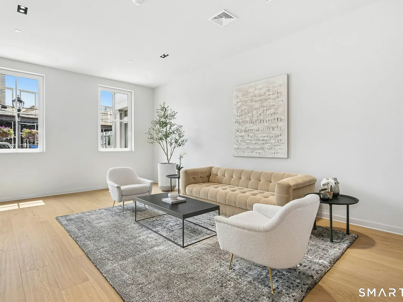 2 bed, 2.5 bath, 2060 sqft, $12,360 — Photo 4