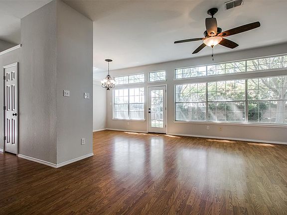 5th image of 821 Tealwood Cir