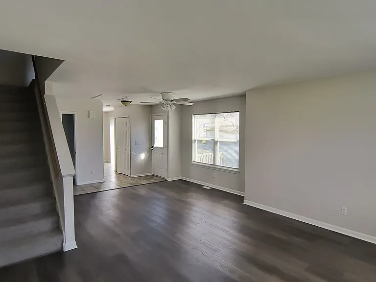 817 Swanson Ct — Photo 3