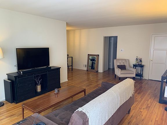 2nd image of 356 S Rexford Dr APT 3