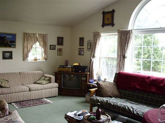 5th image of 336 N Glen Ave