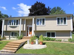 145 Dahlia Dr, Mahopac, NY 10541
