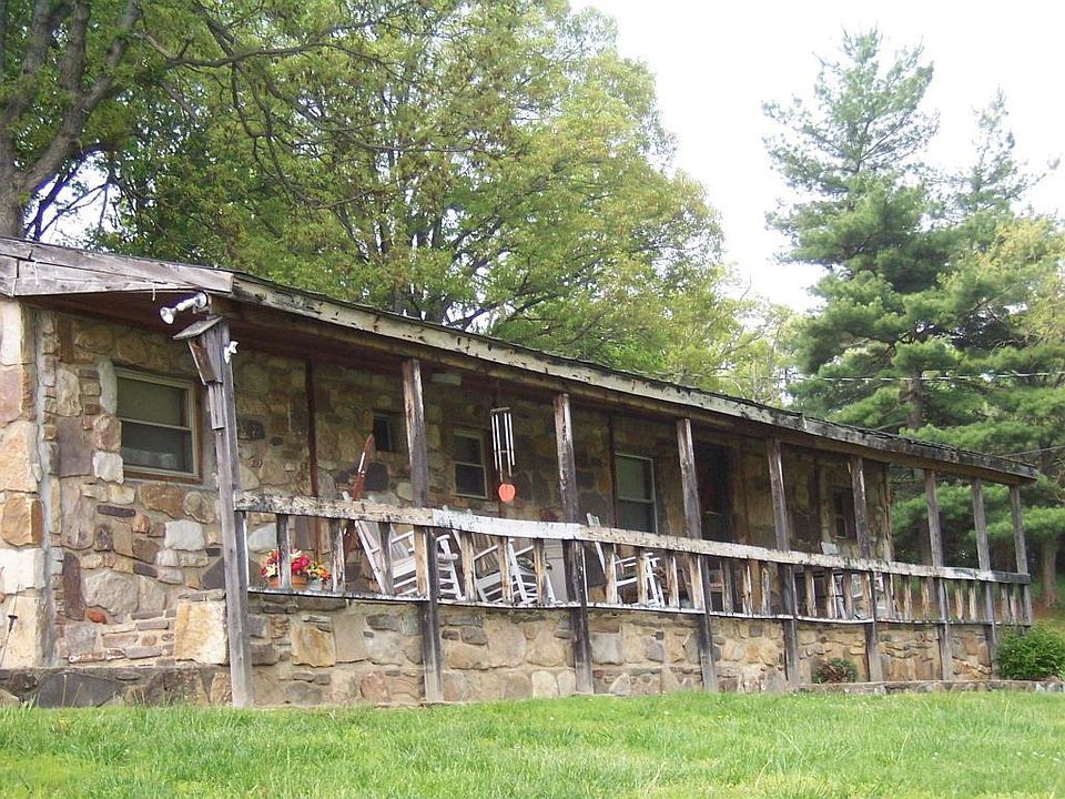 1st image of 1917 Lugar Ln