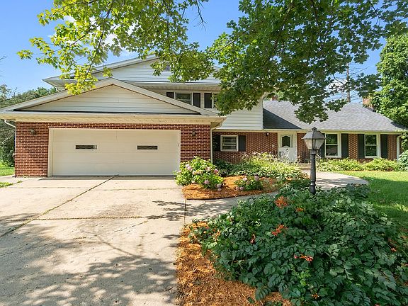 2nd image of 1612 Aragona Dr
