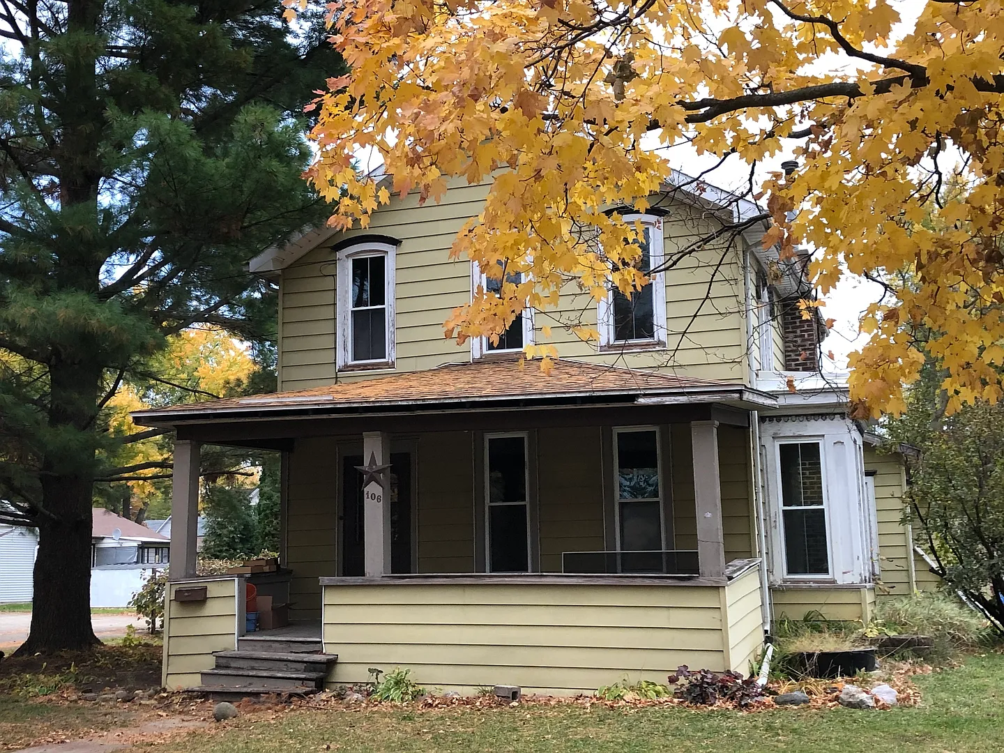 106 E Winfield St photo 1