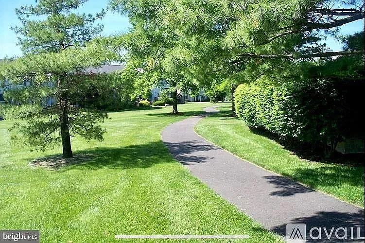 2308 Lexington Ct — Photo 10