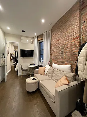 Rented by Douglas Elliman | media 17