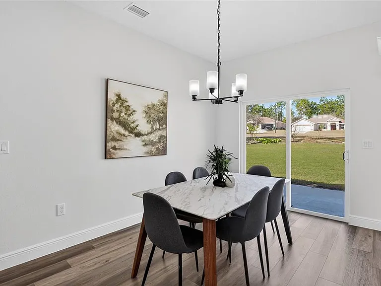 1933 W Oliver Dr — Photo 14