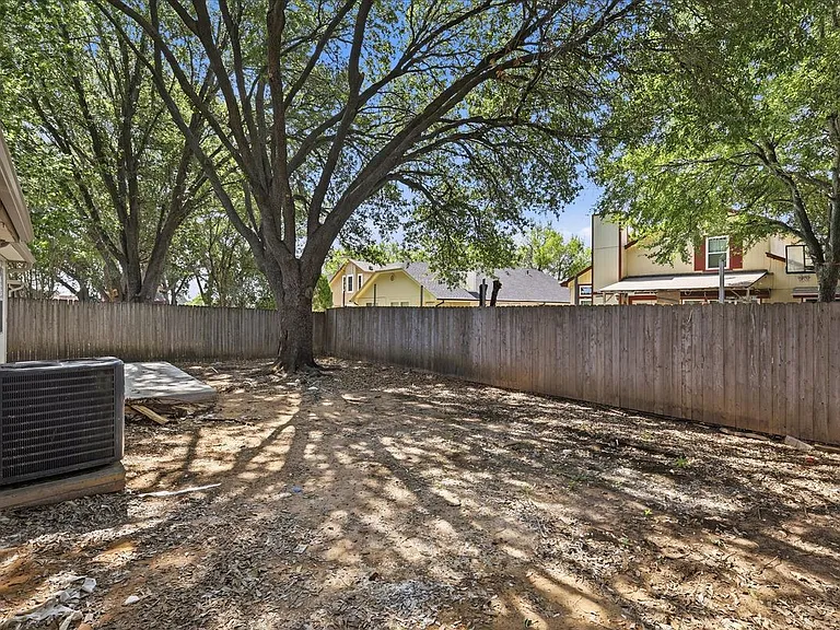 8812 Sabinas Trl — Photo 49
