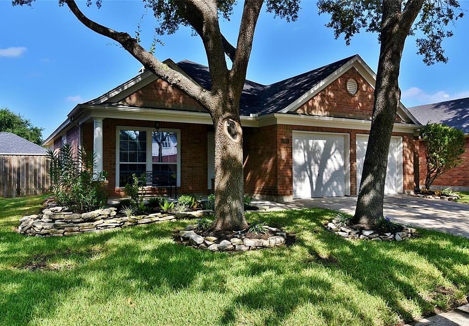 1st image of 3707 Pelican Lake Dr