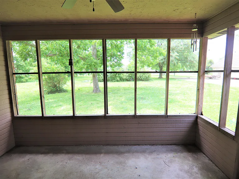 5855 Baird St — Photo 10