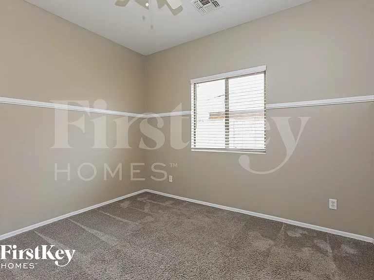 2850 E Silverbell Rd — Photo 15