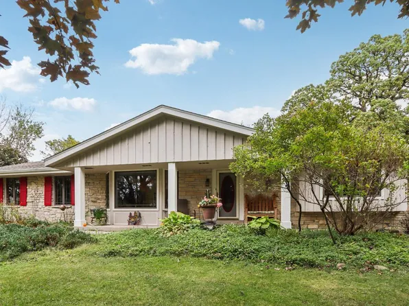 S40W34002 Highland COURT, Dousman, WI 53118