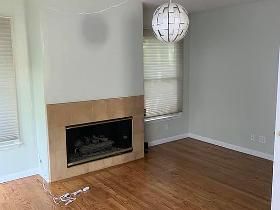 5th image of 757 Harvard Ave