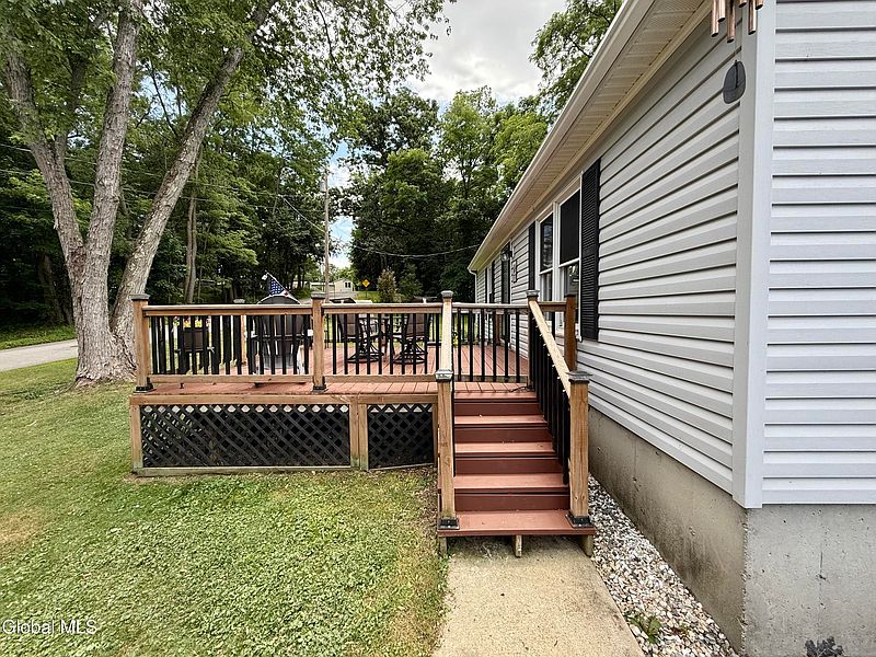 3rd image of 39 Young Avenue