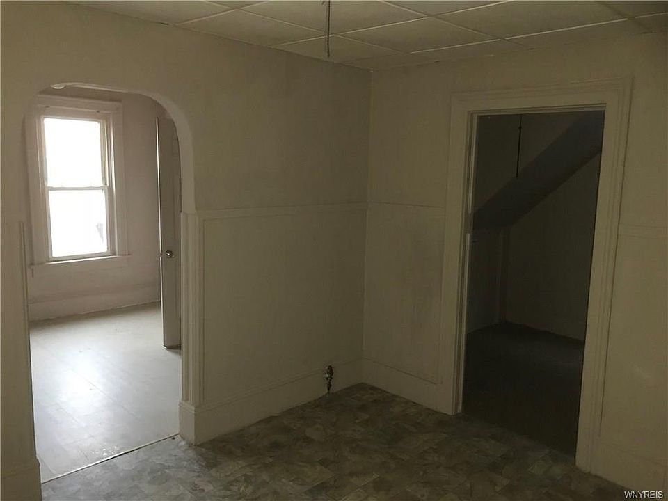 2nd image of 22 Lester St