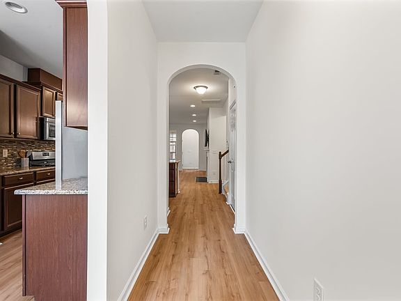 4th image of 9320 Lennox Laurel Cir