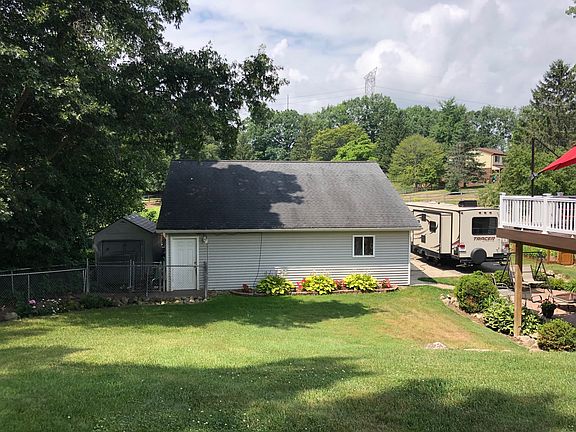3rd image of 3372 Breezewood Ct