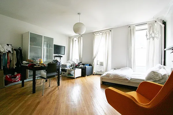 Rented by Aventana | media 18