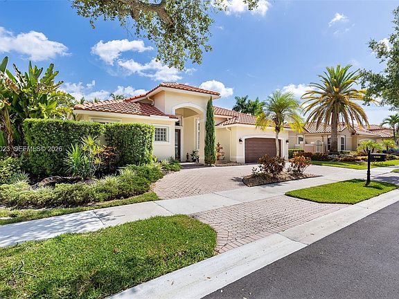3rd image of 1359 Ginger Cir