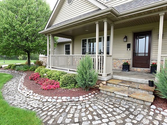 2nd image of 153 Shenandoah Ct