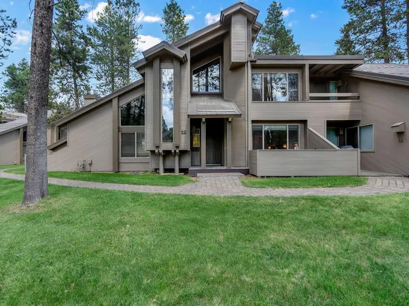 57039 Tennis Village Ln #12, Bend, OR 97707