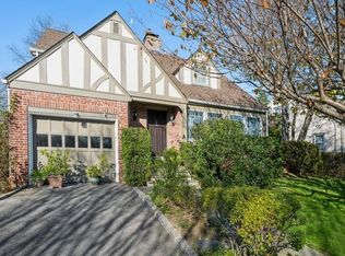 95 Middle Rd, Eastchester, NY 10709