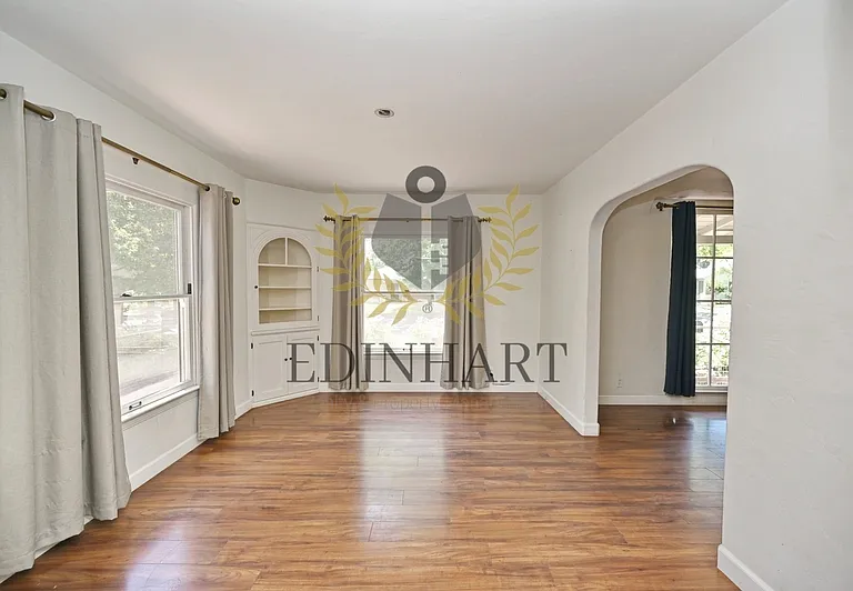 145 E University Ave — Photo 13