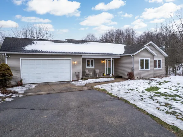 8720 S M 43 Hwy, Delton, MI 49046